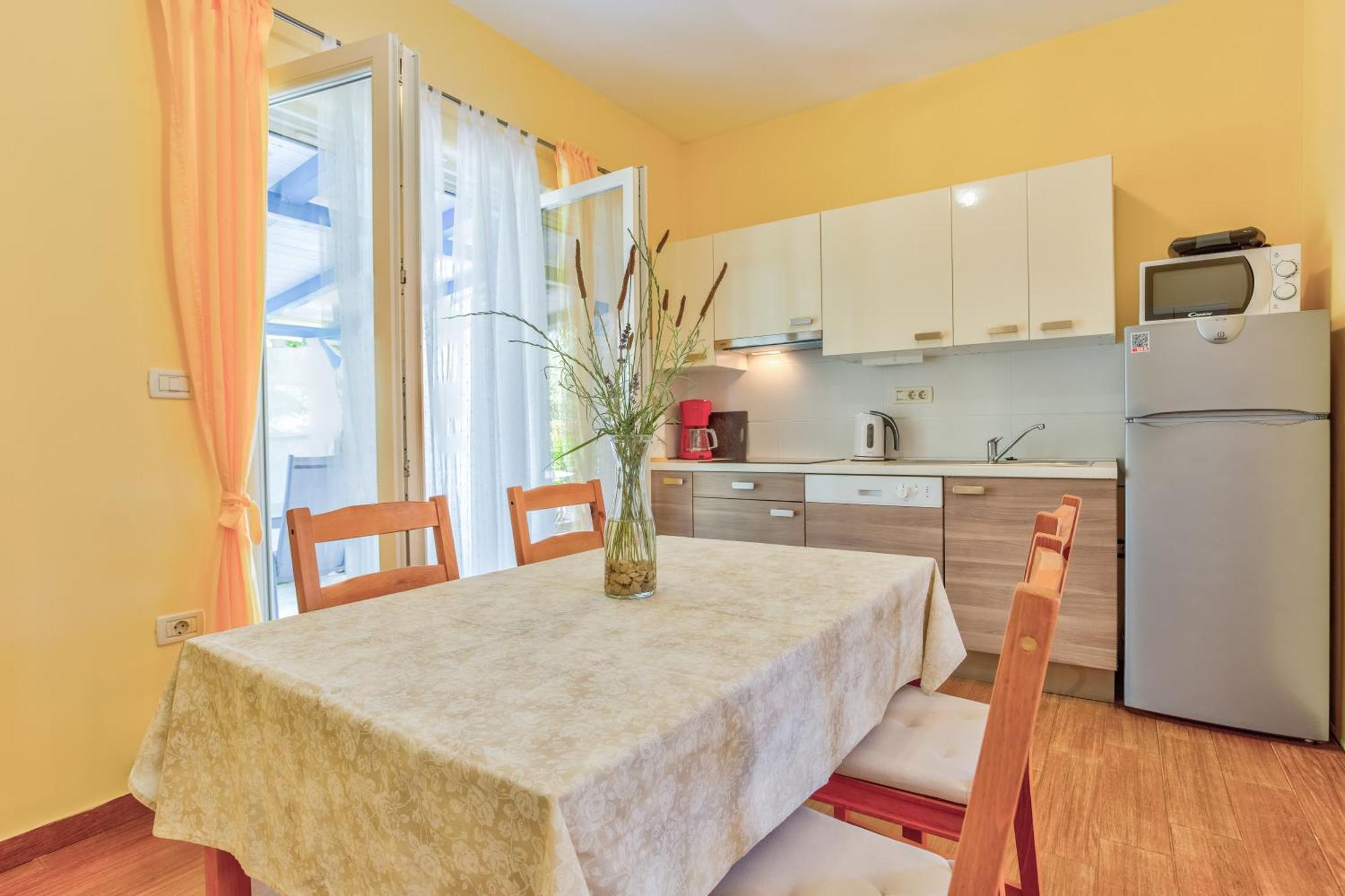 Apartment In Villa Moletto Seaside & Relax - 4 Guests Ловречица Экстерьер фото