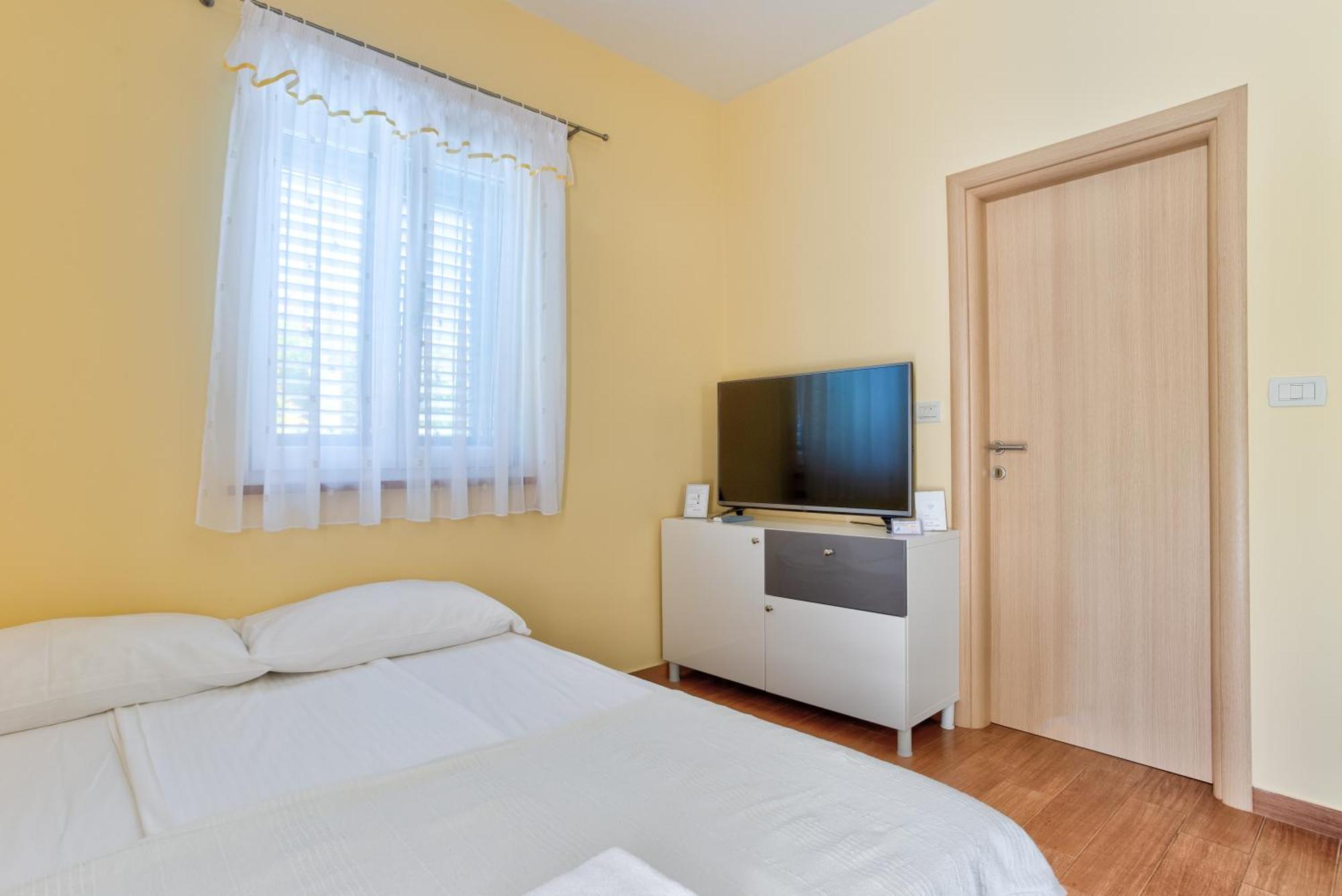Apartment In Villa Moletto Seaside & Relax - 4 Guests Ловречица Экстерьер фото